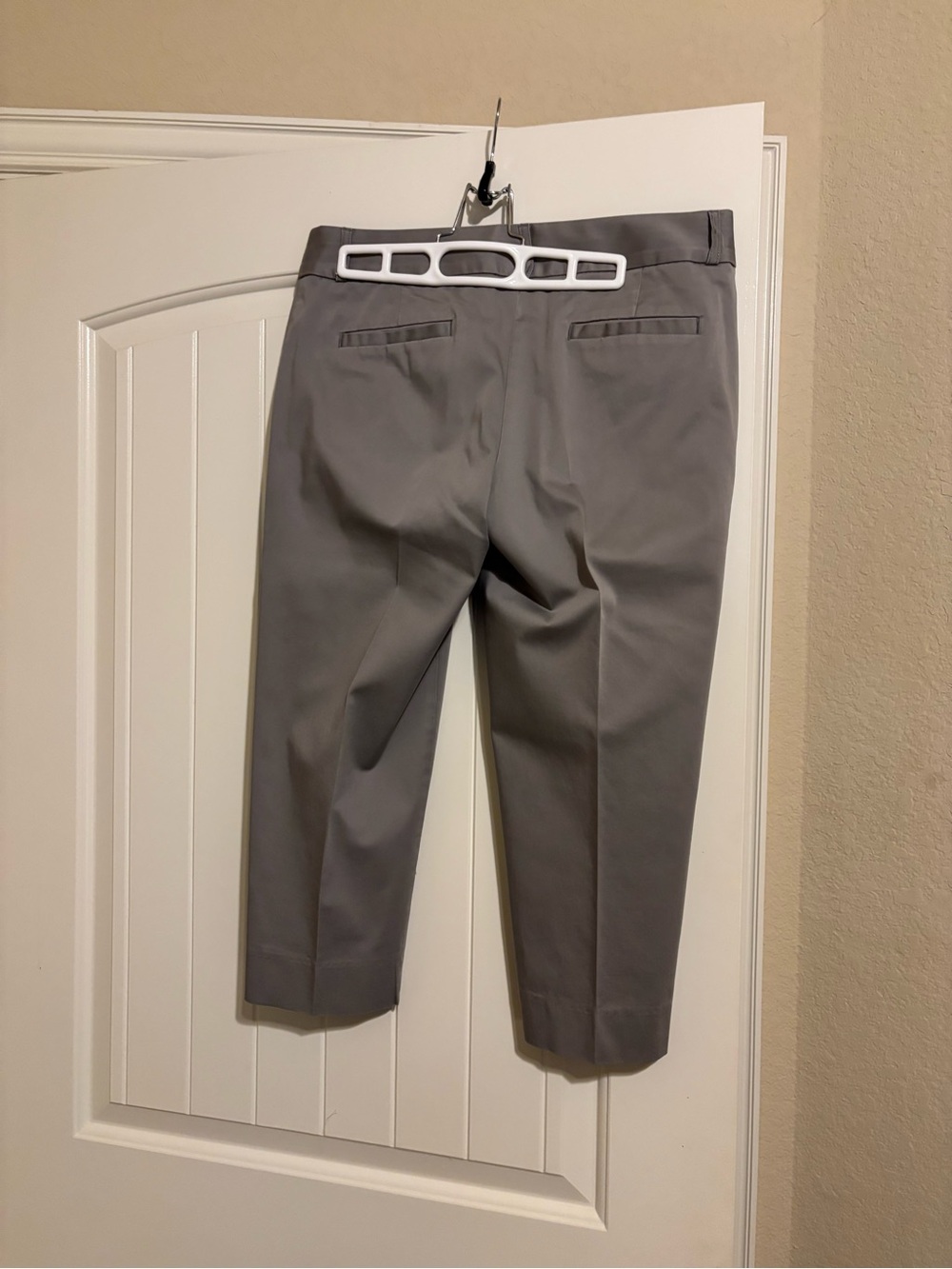 Banana Republic Women's Gray Capri